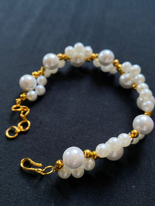 White pearl Bracelet