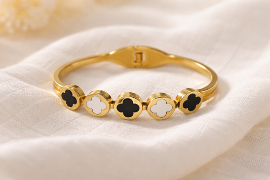 Baby/kids Clover Charm Bracelet – Gold Tone