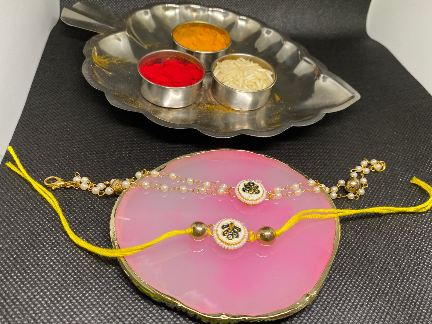 Simple Bhai-Bhabhi Rakhi