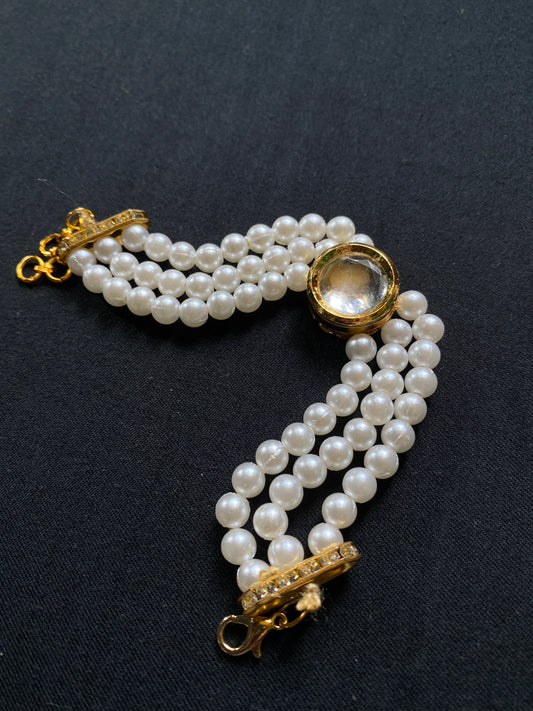 Three layered white pearl bracelet